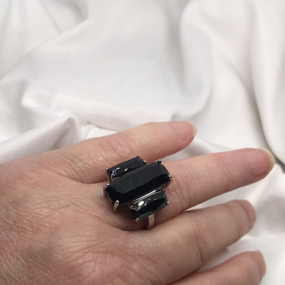 Black Spinel Elongated Cushion Cut Trilogy Ring - Picture 6 of 9